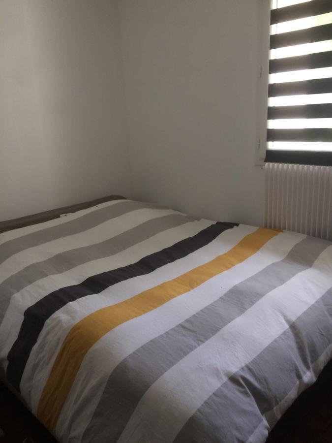 Maison Marylene Possibilite De Louer 2 Chambres Et Un Lit 1Place Supplementaire Ici C'Est Calme Et Simple Entretien Et Petit Dejeuner A Regler Sur Place Vous Gagnez 16 Pour-Cent Givry  Ngoại thất bức ảnh